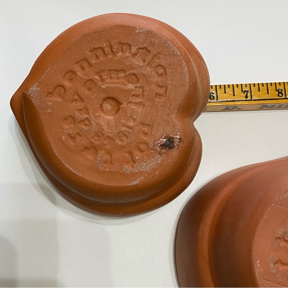 Vintage bread pot bowl, heart shaped terra cotta. Bennington Pottery, Vermont - Picture 6 of 7